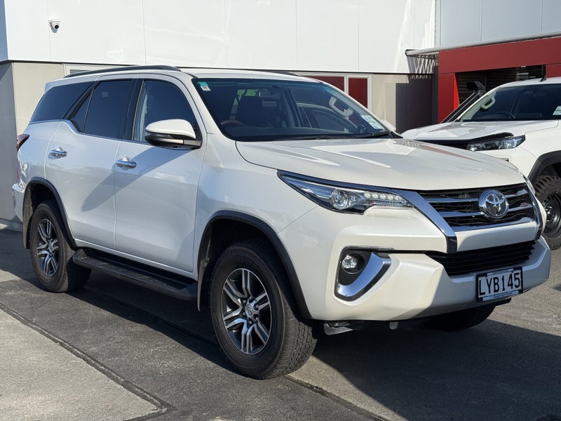 2018 Toyota Fortuner Gxl 2.8D/4Wd/6At/Sw image 5