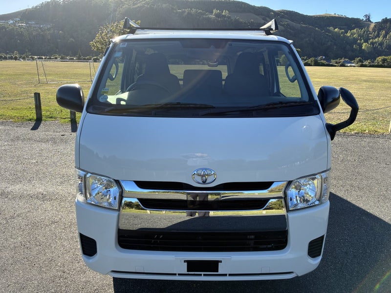 2018 Toyota Hiace 2.8D DX Long GL Package 5 Dr... image 2