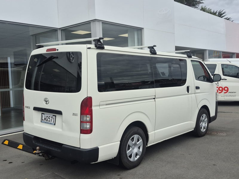 2018 Toyota Hiace ZL 3.0TD Auto 2WD image 3