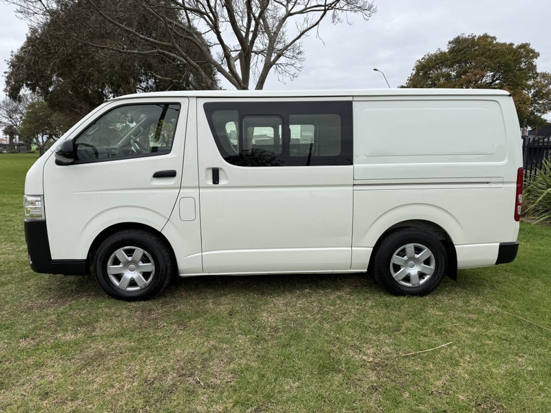 2018 Toyota Hiace ZL 3.0TD Half Panel Van Auto image 5