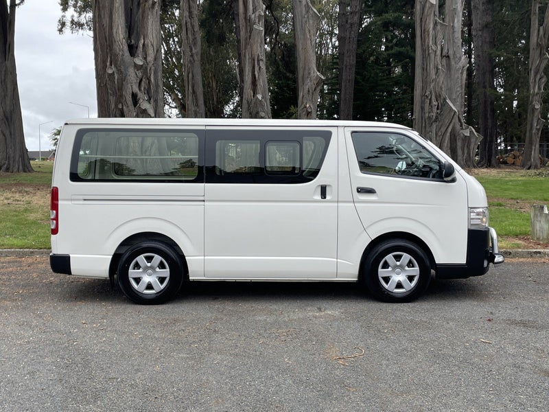 2018 Toyota Hiace ZL RWD 3.0TD image 3