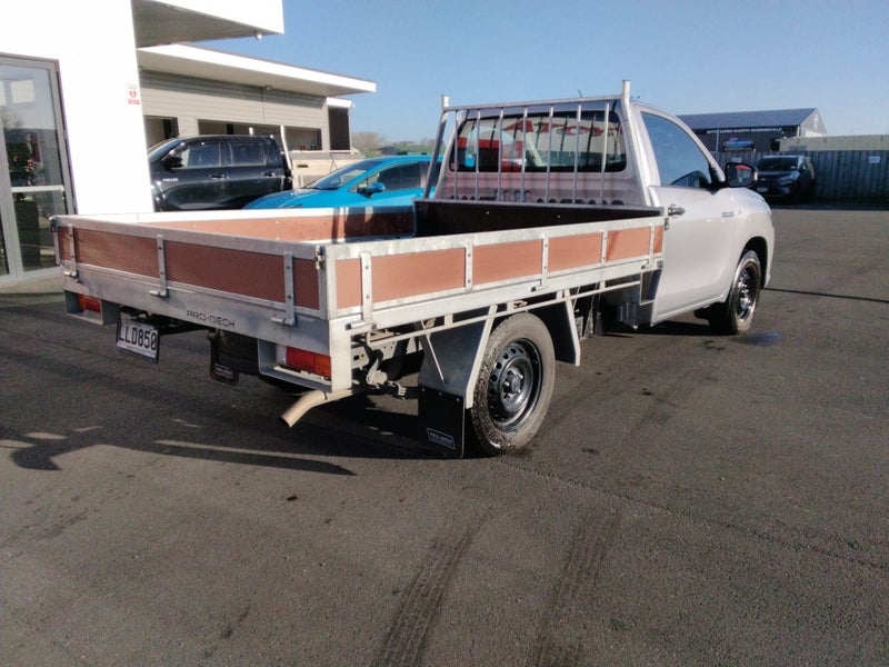 2018 Toyota Hilux 2WD S 2.8DT SINGLE CAB CHASSI... image 3