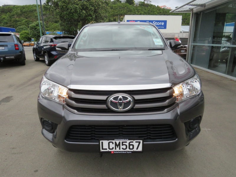 2018 Toyota Hilux 2WD SR 2.8DT DOUBLE CAB UTE/4... image 3