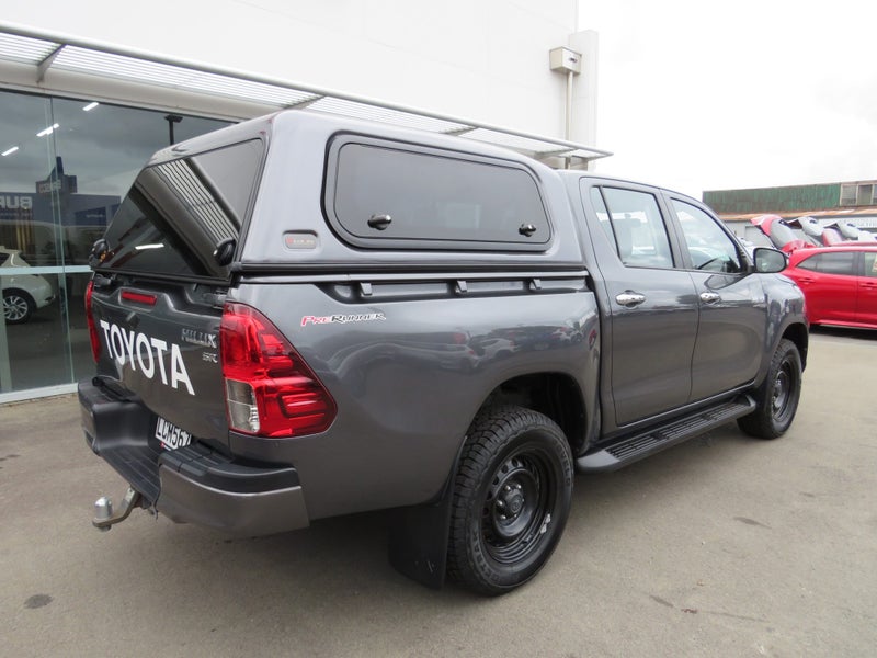2018 Toyota Hilux 2WD SR 2.8DT DOUBLE CAB UTE/4... image 5