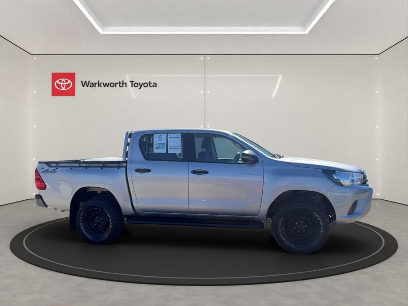 2018 Toyota Hilux 4WD SR 2.8DT DOUBLE CAB UTE/4... image 2