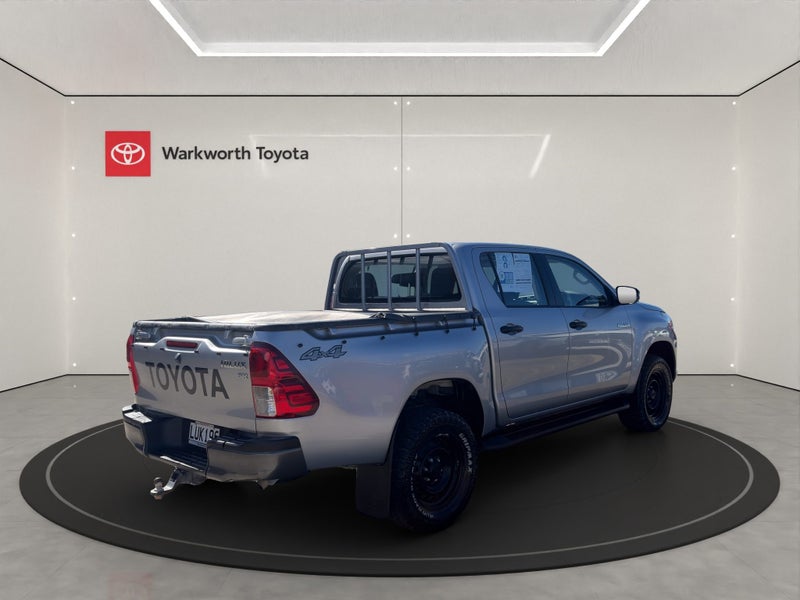 2018 Toyota Hilux 4WD SR 2.8DT DOUBLE CAB UTE/4... image 3
