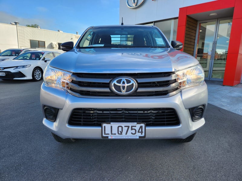 2018 Toyota Hilux 4WD SR 2.8DT EXTRA CAB image 2