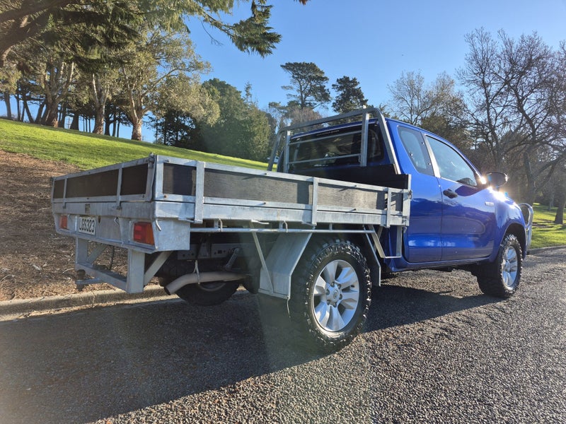 2018 Toyota Hilux 4WD SR 2.8DT EXTRA CAB CHASSI... image 5