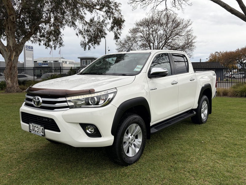 2018 Toyota Hilux 4WD SR5 2.8DT Automatic Doubl... image 3