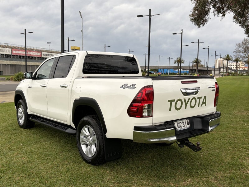 2018 Toyota Hilux 4WD SR5 2.8DT Automatic Doubl... image 5