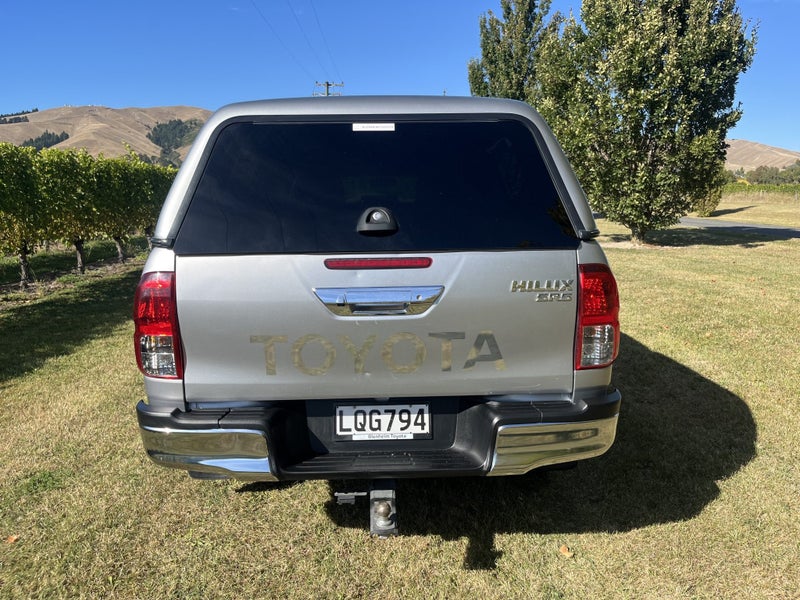2018 Toyota Hilux 4WD SR5 2.8DT DOUBLE CAB UTE/... image 5