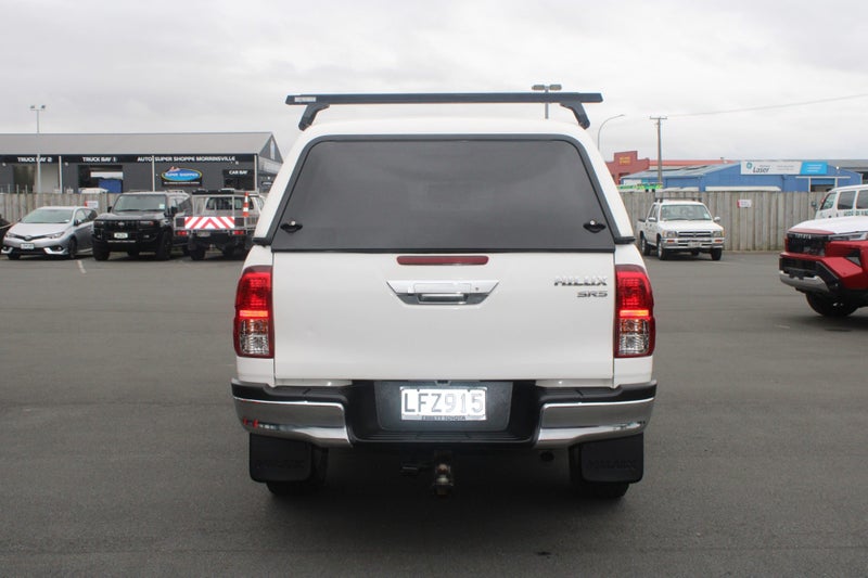 2018 Toyota Hilux 4WD SR5 2.8DT DOUBLE CAB UTE/... image 4