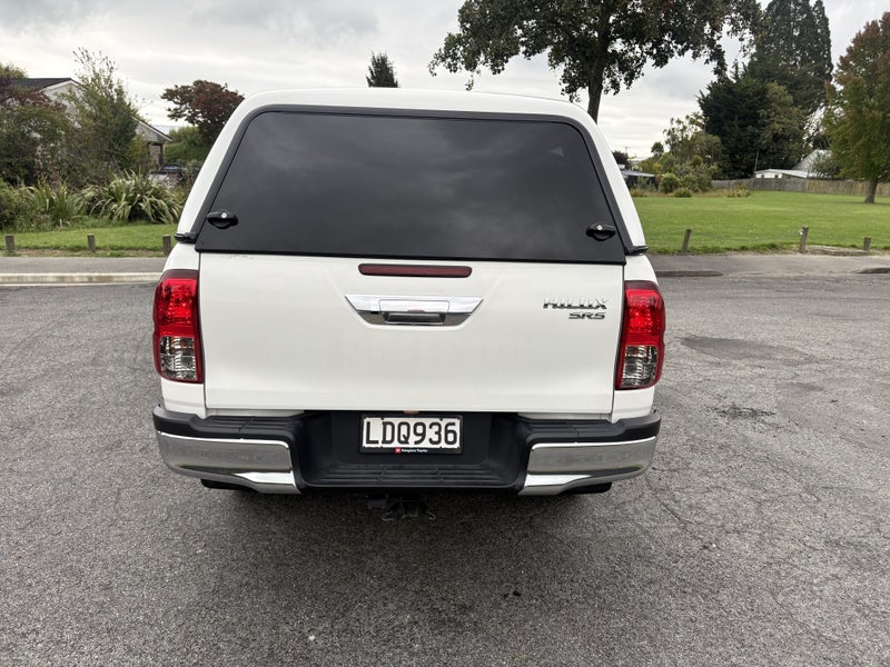 2018 Toyota Hilux 4WD SR5 2.8DT DOUBLE CAB UTE/... image 4