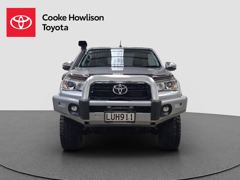 2018 Toyota Hilux 4WD SR5 image 2
