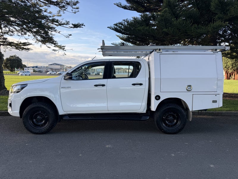 2018 Toyota Hilux SR 2.8DT Automatic 4WD Double... image 2