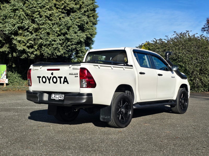 2018 Toyota Hilux SR PreRunner 2WD image 3