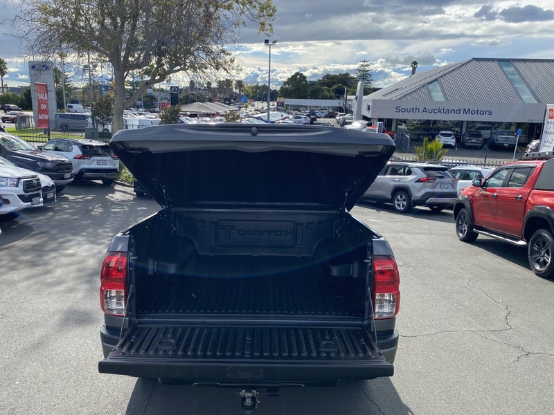 2018 Toyota Hilux SR5 CRUISER 2.8DT 6AT 2WD image 5