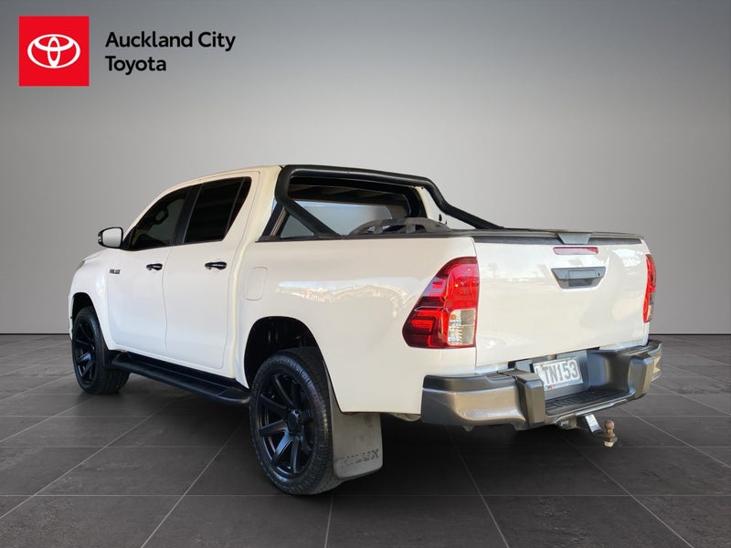 2018 Toyota Hilux SR5 CRUISER 2.8DT 6AT 2WD DCW... image 5