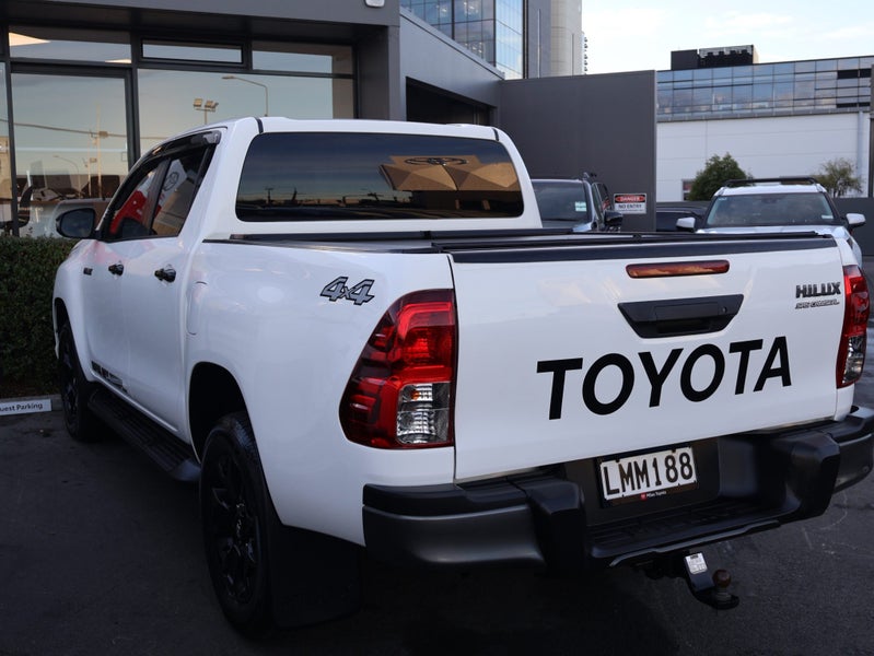 2018 Toyota Hilux SR5 CRUISER 2.8DT 6AT 4WD image 4