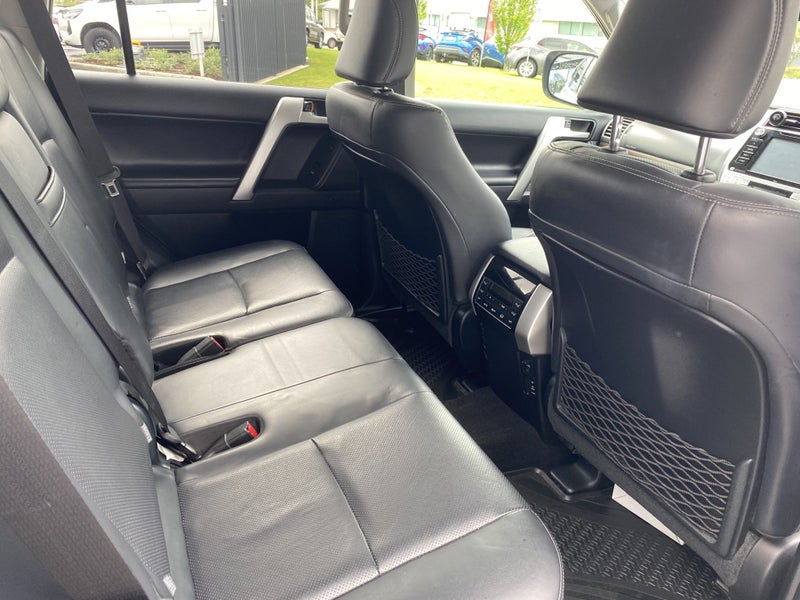 2018 Toyota Land Cruiser Prado VX Limited 2.8D... image 5
