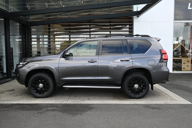 2018 Toyota Land Cruiser VX 2.8 Turbo Diesel 4W... image 3