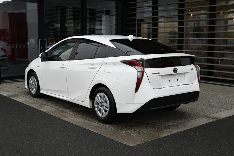 2018 Toyota Prius 1.8 Petrol Hybrid E FWD Hatch... image 2