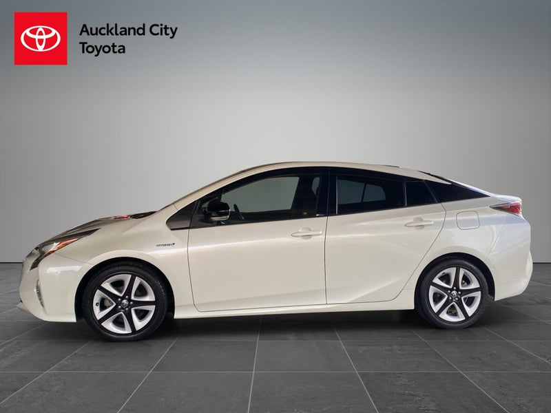 2018 Toyota Prius 1.8 S Safety Plus 2 Tone 5 Dr... image 4