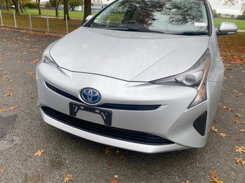 2018 Toyota Prius 1.8L Hybrid CVT FWD image 4