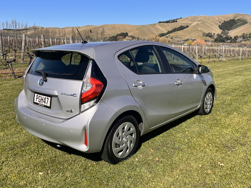 2018 Toyota Prius C GX 1.5P HV ECVT FWD HB/5D/5S image 4