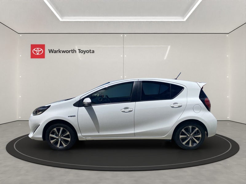 2018 Toyota Prius C SX 1.5P HV ECVT FWD HB/5D/5S image 4