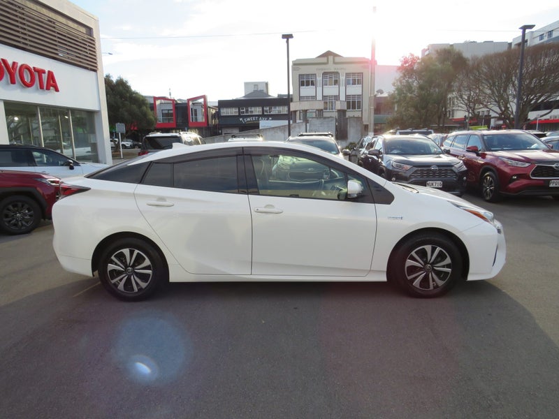 2018 Toyota Prius Hybrid S 1.8 image 3
