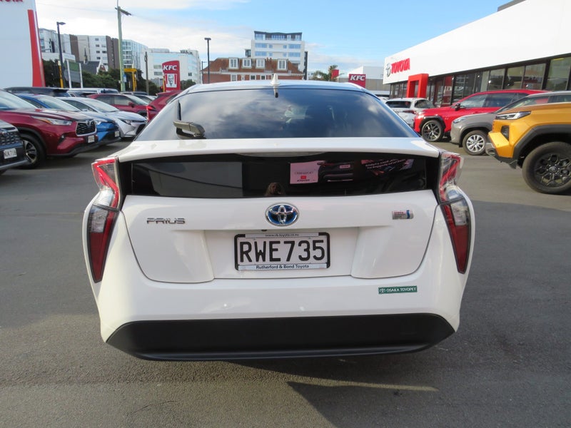 2018 Toyota Prius Hybrid S 1.8 image 5