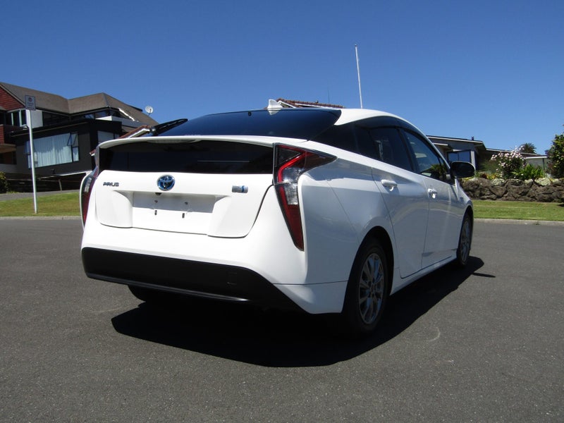 2018 Toyota Prius Hybrid S 1.8 5 Dr Hatch CVT 2WD image 4