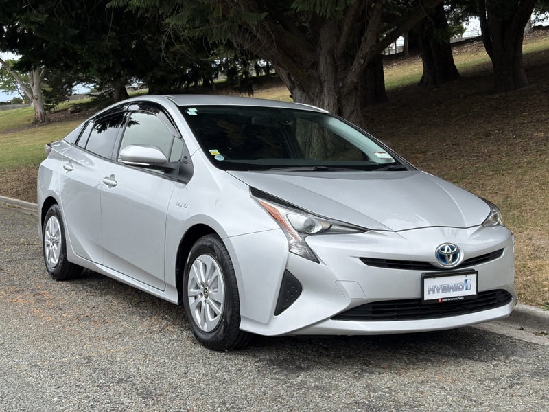 2018 Toyota Prius Hybrid S 1.8 5 Dr Hatch CVT 2WD image 2