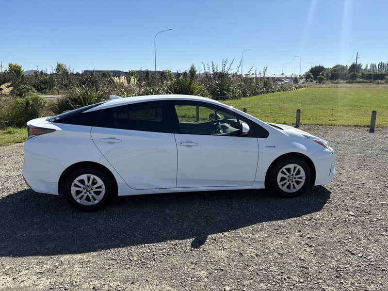 2018 Toyota Prius Hybrid S 1.8 5 Dr Hatch CVT 2WD image 3