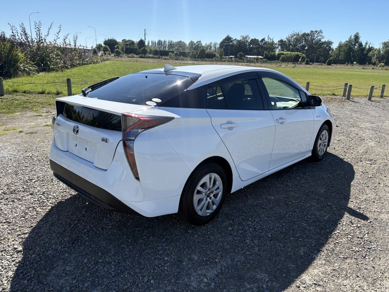 2018 Toyota Prius Hybrid S 1.8 5 Dr Hatch CVT 2WD image 4