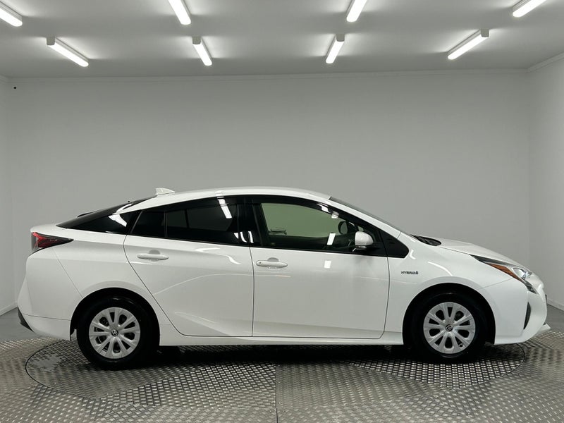 2018 Toyota Prius Hybrid S image 2