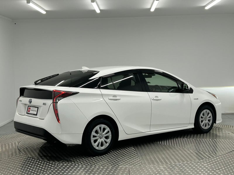 2018 Toyota Prius Hybrid S image 3
