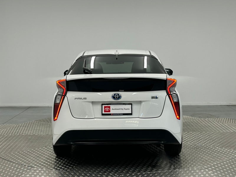 2018 Toyota Prius Hybrid S image 4