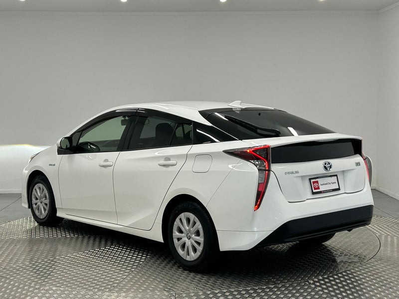2018 Toyota Prius Hybrid S image 5