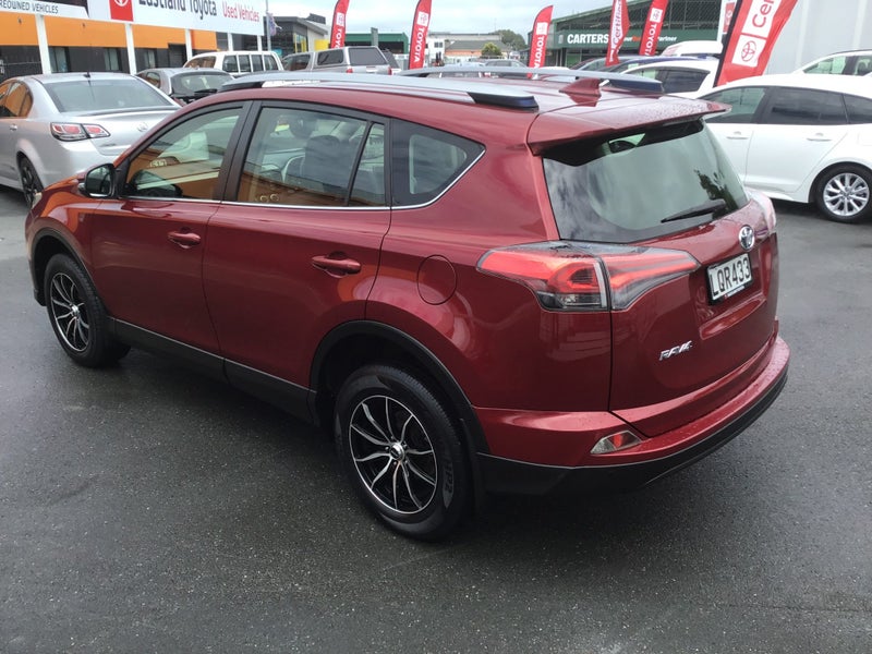 2018 Toyota RAV4 GX FWD 2.0P SUV image 5