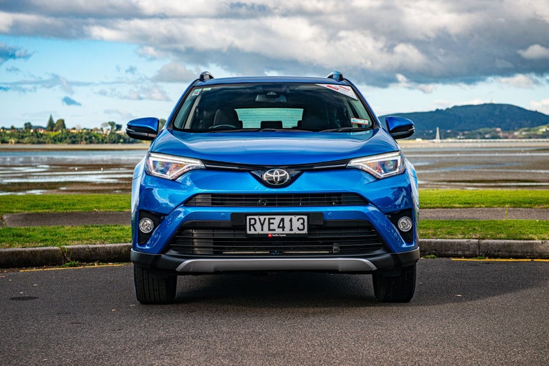 2018 Toyota RAV4 GXL AWD image 2
