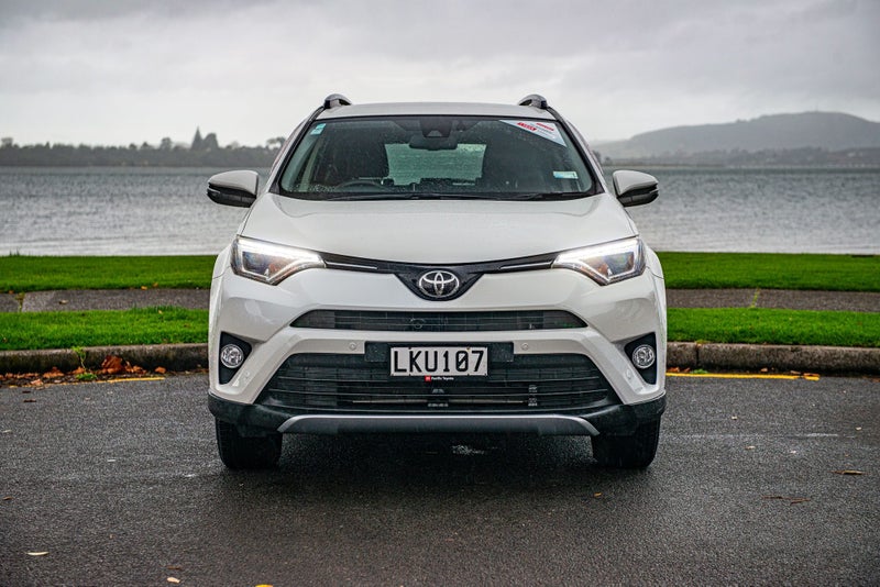 2018 Toyota RAV4 GXL FWD 2.0P image 2