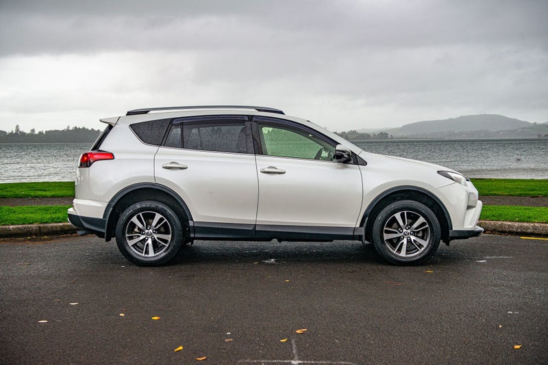 2018 Toyota RAV4 GXL FWD 2.0P image 5