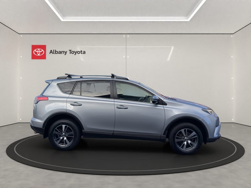 2018 Toyota RAV4 GXL FWD 2.0P SUV/5 CVT (ZSTM-TI3) image 2