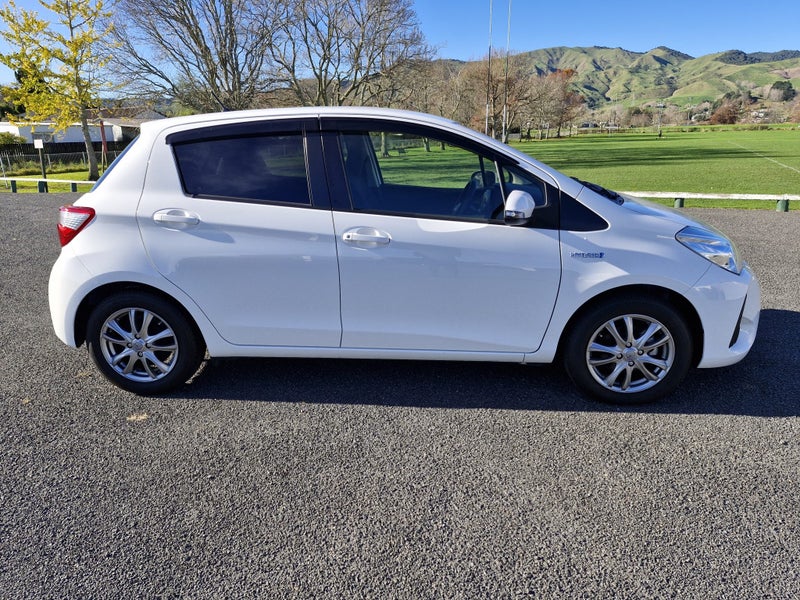 2018 Toyota Vitz 1.5 Hybrid F 5Dr Hatch CVT 2WD - image 4