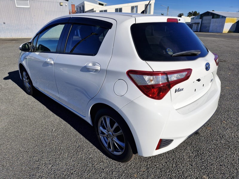 2018 Toyota Vitz 1.5 Hybrid F 5Dr Hatch CVT 2WD - image 5