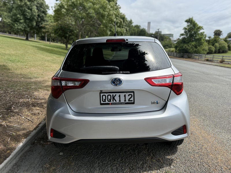 2018 Toyota Vitz 1.5 Hybrid F 5Dr Hatch CVT 2WD image 5