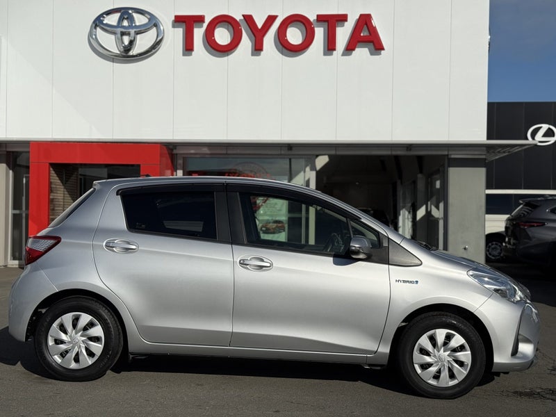 2018 Toyota Vitz 1.5 Hybrid F 5Dr Hatch CVT 2WD image 5