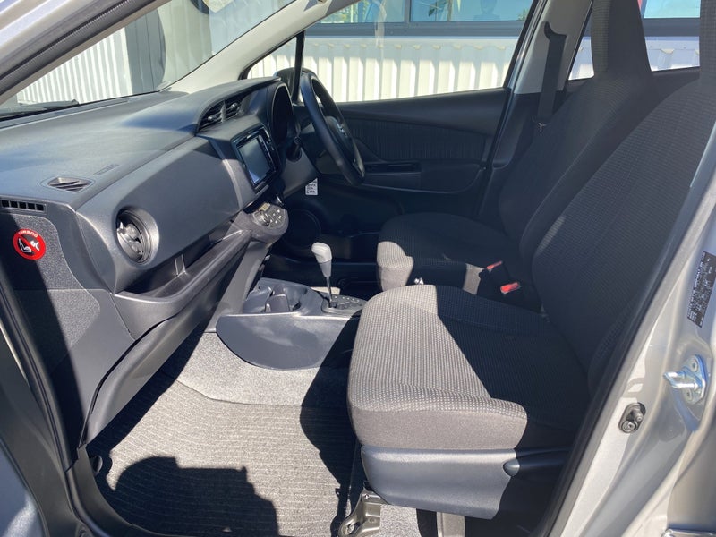 2018 Toyota Vitz 1.5 Hybrid F 5Dr Hatch CVT 2WD image 5